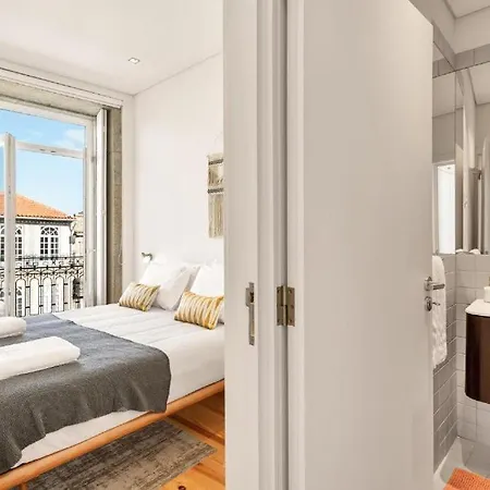 Appartamento Host Wise - Lovely Shinny Flats With Balcony - Clerigos Oporto