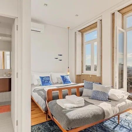 Host Wise - Lovely Shinny Flats With Balcony - Clerigos Appartamento Oporto