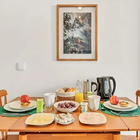 Host Wise - Lovely Shinny Flats With Balcony - Clerigos Porto