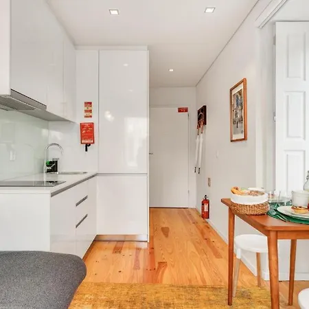 Host Wise - Lovely Shinny Flats With Balcony - Clerigos