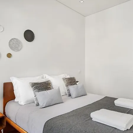 Host Wise - Lovely Shinny Flats With Balcony - Clerigos *