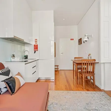 Apartment Host Wise - Lovely Shinny Flats With Balcony - Clerigos *