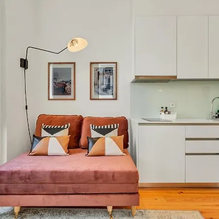 Host Wise - Lovely Shinny Flats With Balcony - Clerigos Apartment Porto