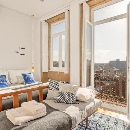 Apartment Host Wise - Lovely Shinny Flats With Balcony - Clerigos *