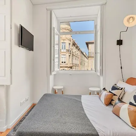 Apartment Host Wise - Lovely Shinny Flats With Balcony - Clerigos *
