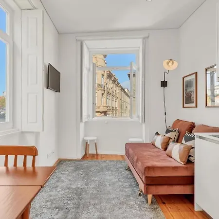 Host Wise - Lovely Shinny Flats With Balcony - Clerigos * Porto
