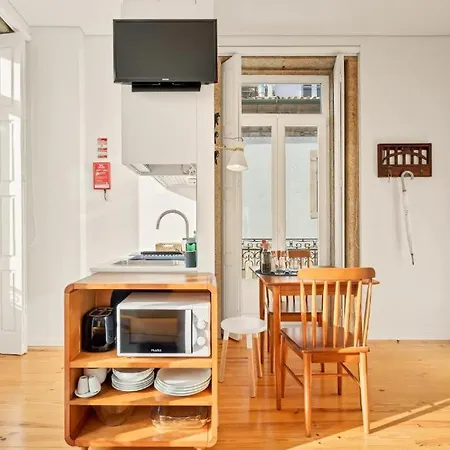 Apartment Host Wise - Lovely Shinny Flats With Balcony - Clerigos