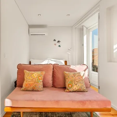 Host Wise - Lovely Shinny Flats With Balcony - Clerigos Apartment