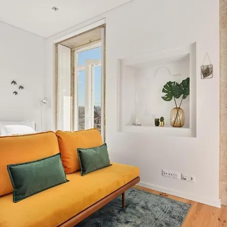 Host Wise - Lovely Shinny Flats With Balcony - Clerigos Porto