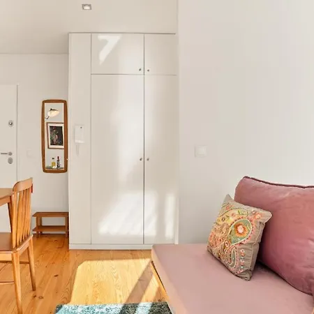 Host Wise - Lovely Shinny Flats With Balcony - Clerigos Apartment
