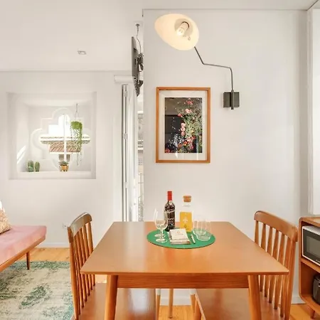 Apartment Host Wise - Lovely Shinny Flats With Balcony - Clerigos Porto
