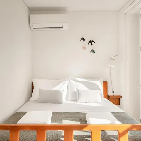 Host Wise - Lovely Shinny Flats With Balcony - Clerigos Apartment *