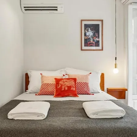 Host Wise - Lovely Shinny Flats With Balcony - Clerigos Apartment *