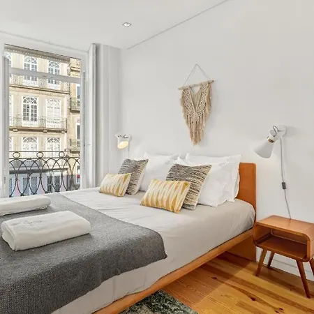 Host Wise - Lovely Shinny Flats With Balcony - Clerigos Apartment