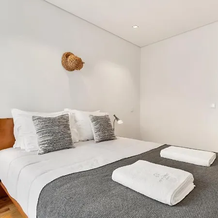Host Wise - Lovely Shinny Flats With Balcony - Clerigos
