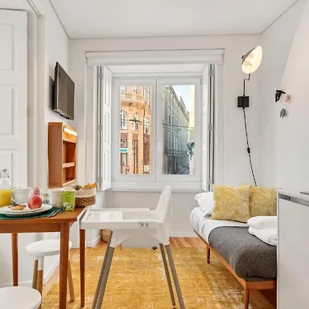 Host Wise - Lovely Shinny Flats With Balcony - Clerigos Porto