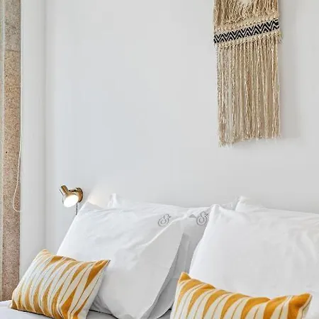 Apartment Host Wise - Lovely Shinny Flats With Balcony - Clerigos Porto