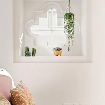 Host Wise - Lovely Shinny Flats With Balcony - Clerigos Apartment
