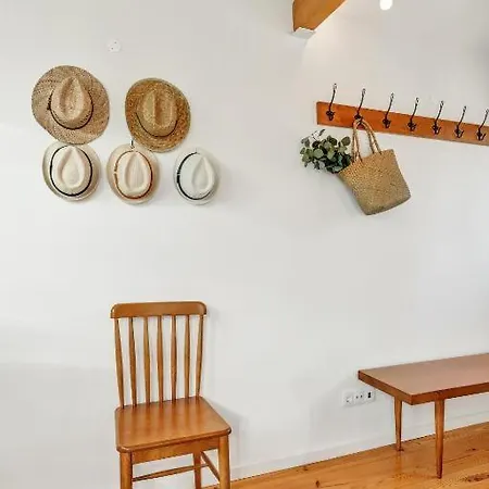 Apartment Host Wise - Lovely Shinny Flats With Balcony - Clerigos Porto