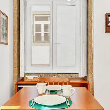 Host Wise - Lovely Shinny Flats With Balcony - Clerigos * Porto
