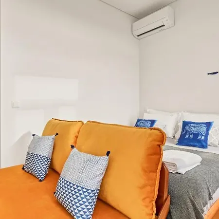 Host Wise - Lovely Shinny Flats With Balcony - Clerigos Apartment