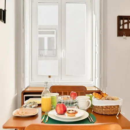 Host Wise - Lovely Shinny Flats With Balcony - Clerigos Apartment
