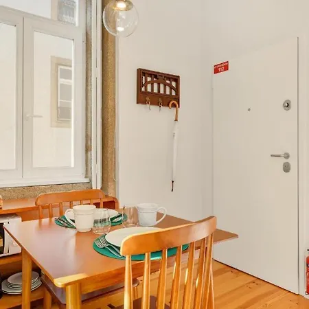 Host Wise - Lovely Shinny Flats With Balcony - Clerigos * Porto
