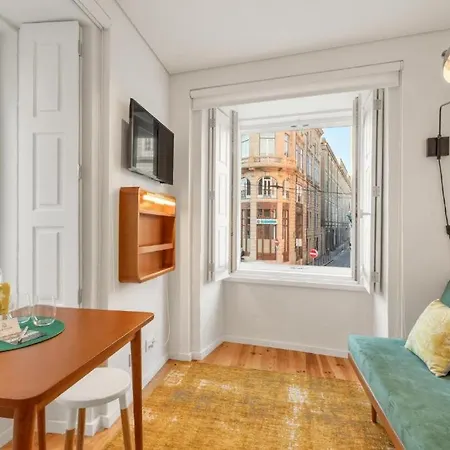 Host Wise - Lovely Shinny Flats With Balcony - Clerigos Apartment *