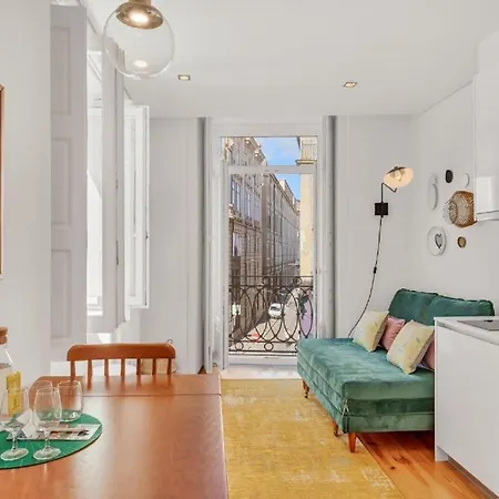 Host Wise - Lovely Shinny Flats With Balcony - Clerigos Apartment